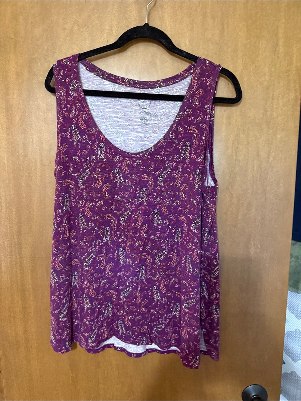 Paisley Scoop Neck Tank Top in Plum